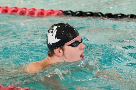 Men’s Swimming and Diving Holds Third Place after Day 3