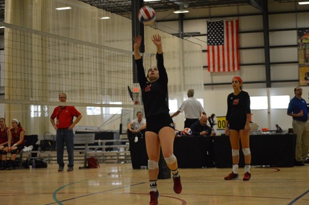 Women’s Volleyball Splits Day One at USCAA Championships