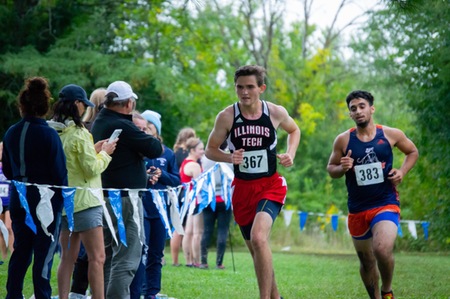 Illinois Tech Finishes in 14th Place at Midwest Intercollegiates Friday